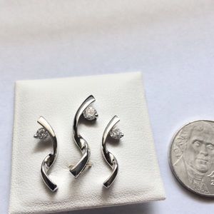 Earring and pendant CZ set in sterling silver.